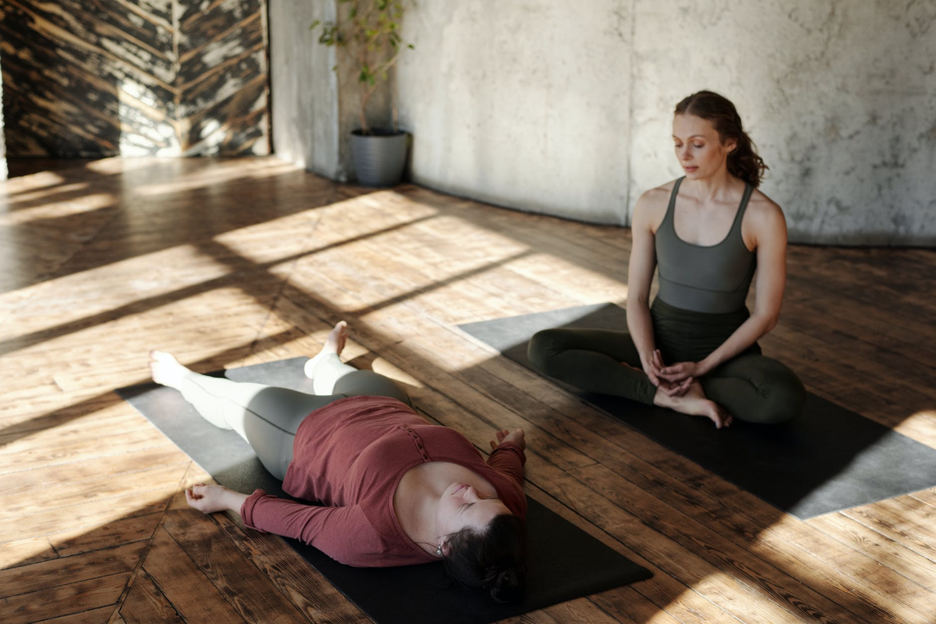 Lying-down-meditation-poses.jpg